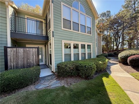 Photo of 3001 Canyon Point Circle, Roswell, GA 30076 (MLS # 7672356) Photo of 3001 Canyon Point Circle, Roswell, GA 30076 (MLS # 7672356)