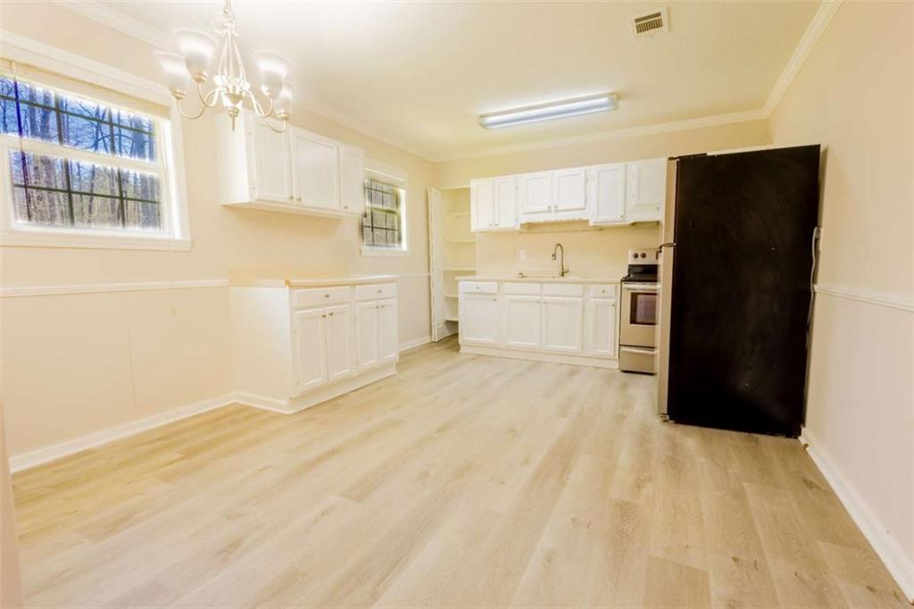 8684 Chestnut Lane, Lithia Springs, Georgia image 4