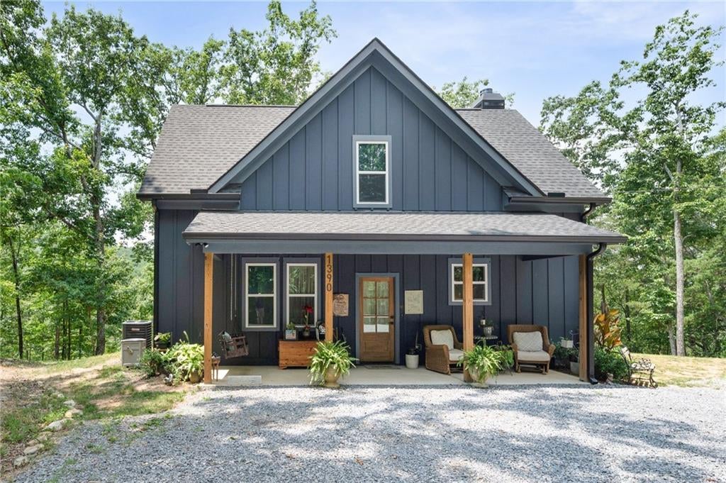 1390 Foxhound Trail NE