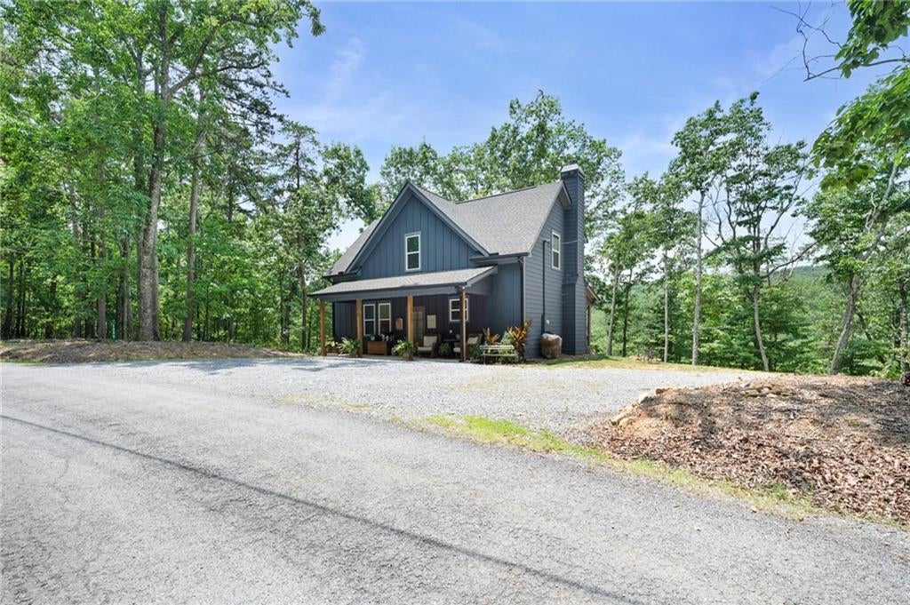 1390 Foxhound Trail NE