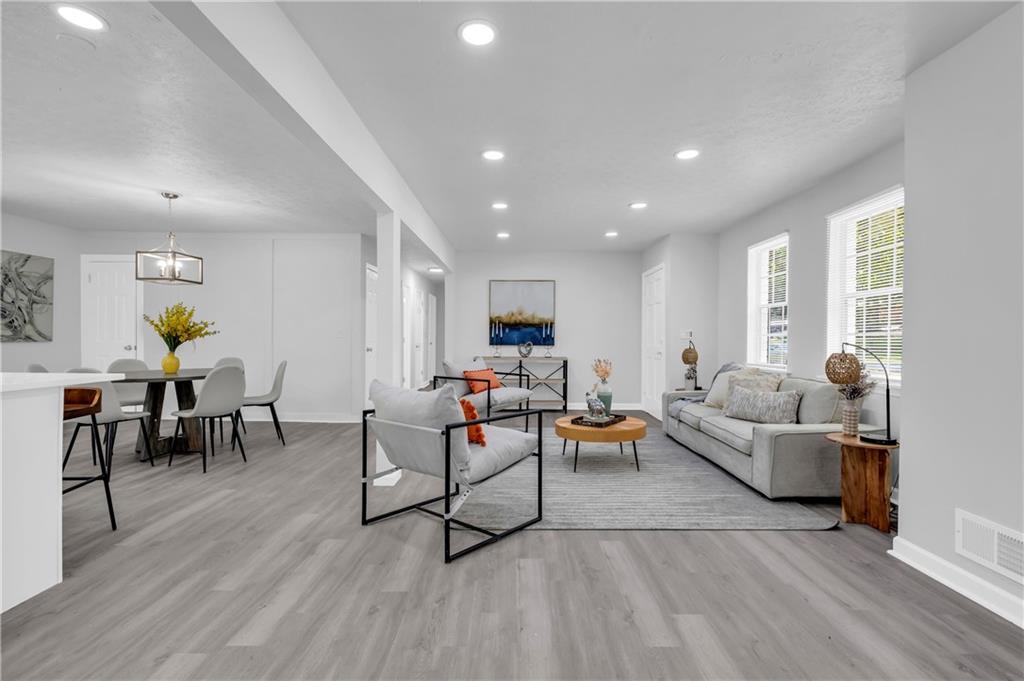 4890 Old Briar Trl