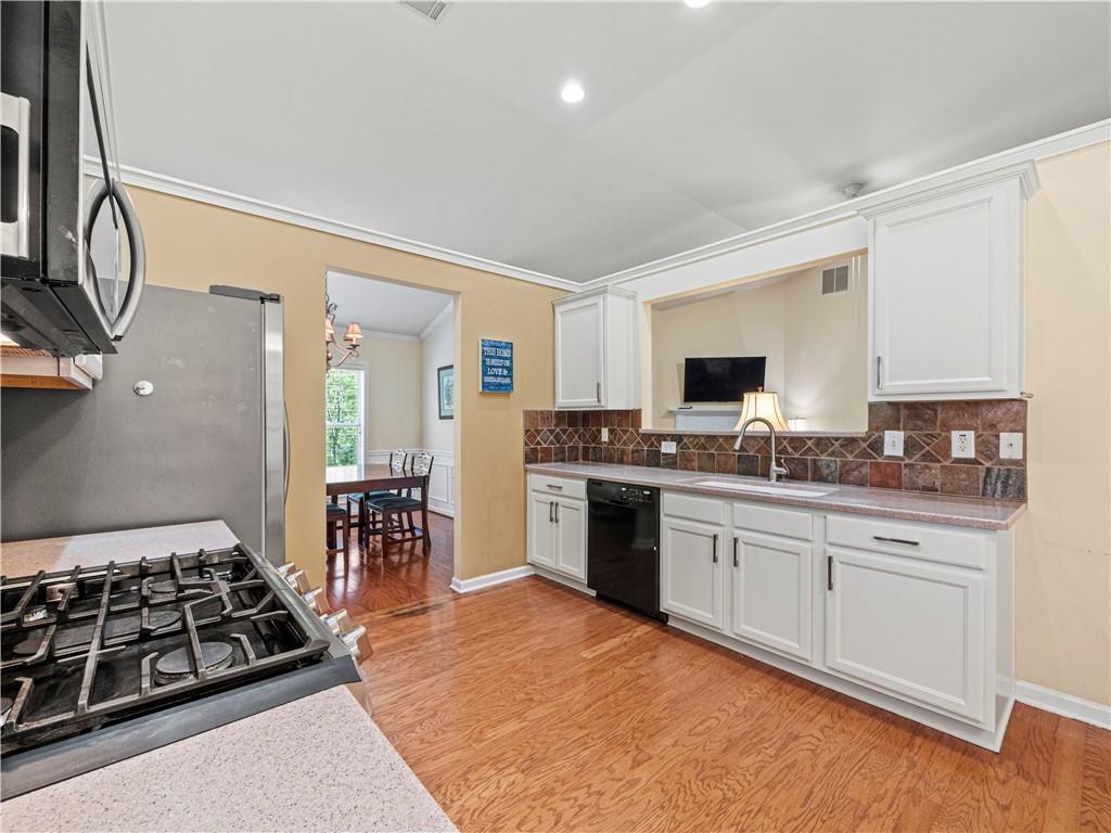 2402 Jasmine Glen Drive, Buford, Georgia image 15