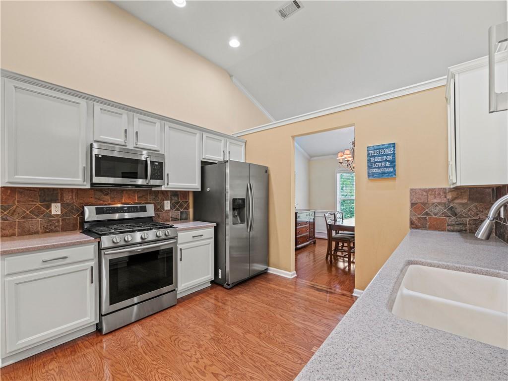 2402 Jasmine Glen Drive, Buford, Georgia image 14