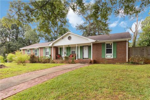 Photo of 5524 Laurel Lane NW, Lilburn, GA 30047 (MLS # 7659317)