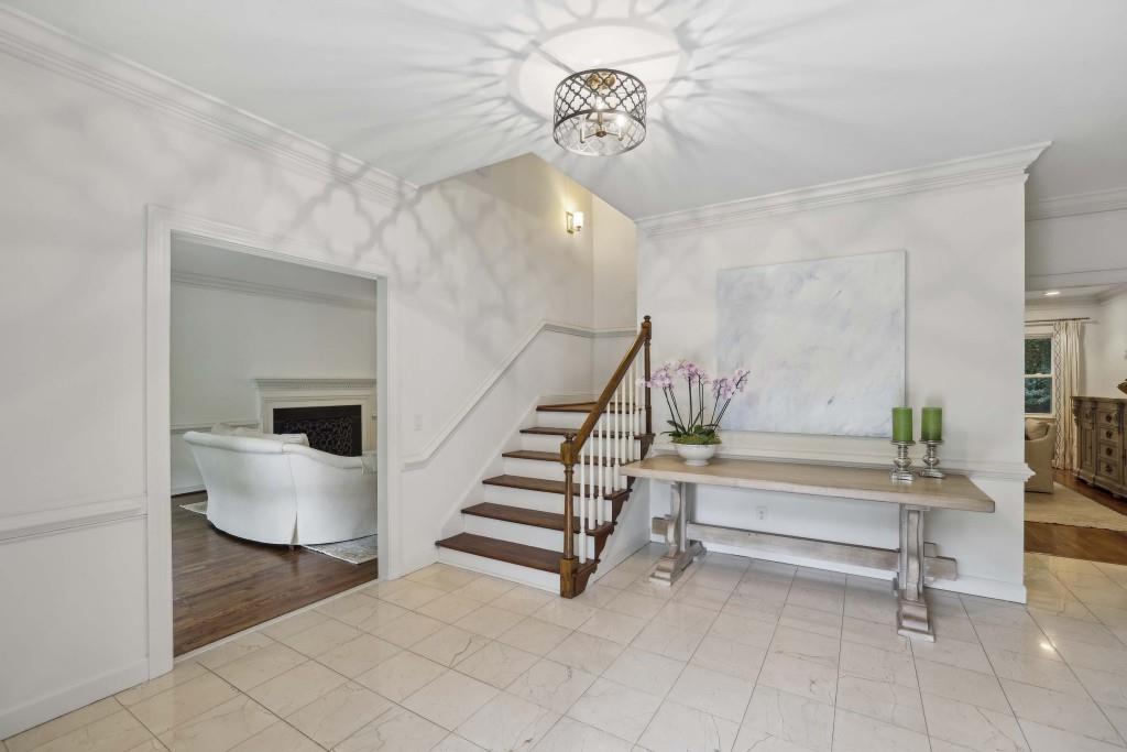 405 Ferry Landing NW