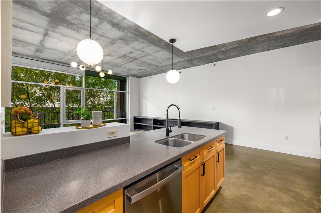 845 Spring Street NW 221