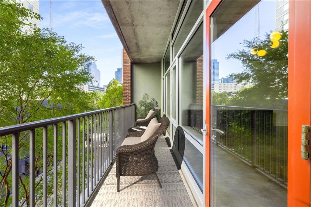 845 Spring Street NW 221