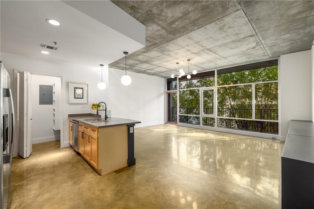 845 Spring Street NW 221