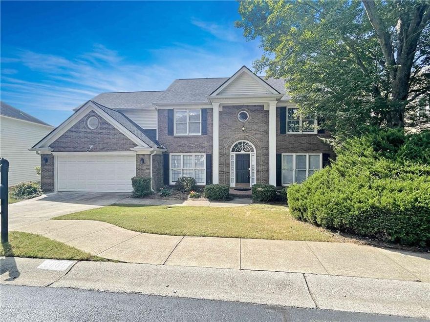 Terrific 4BR / 2.5BA East Cobb home in Walton, Dickerson, and Sope Creek schools. Swim / Tennis community. Traditional home w/Hdwd Floors on the Main Lvl. Sep L/R and Sep D/R. Two Story Family Rm is open to Kitchen and Bkfst areas. Modern Kitchen w/White Cabinets, Granite Counters, Tile Backsplash and SS Appliances. Upstairs has Hdwd Flrs in all BRs. Master Suite incl Sep Shwr, Jetted Tub, Dbl Vanities and Walk-in Closet. Nice rear yard w/patio. HOA Dues include yard care, trash, water / sewer, pool and tennis.