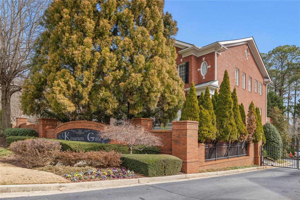 4298 Kingston Gate Cove