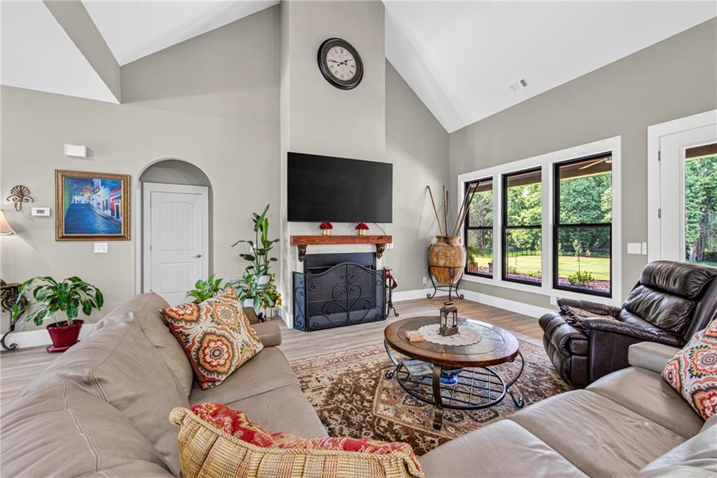 233 Hunter Road