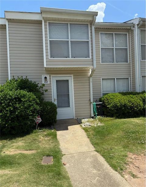 102 GOVERNORS Drive Forest Park GA 30297