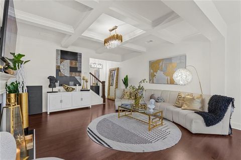 Townhouse For Sale - 7653 Castle Avenue<br/> Fairburn, GA 30213