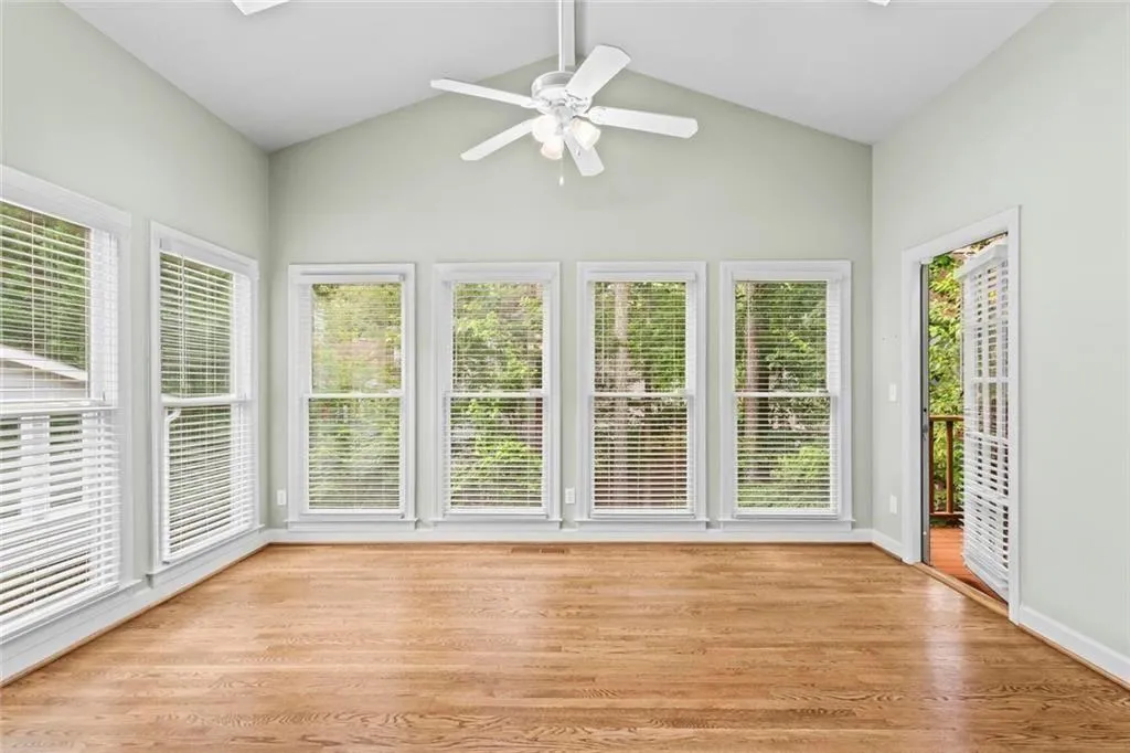 Alpharetta, Georgia 30005, United States, 4 Bedrooms Bedrooms, ,4 BathroomsBathrooms,Residential,Active,250500