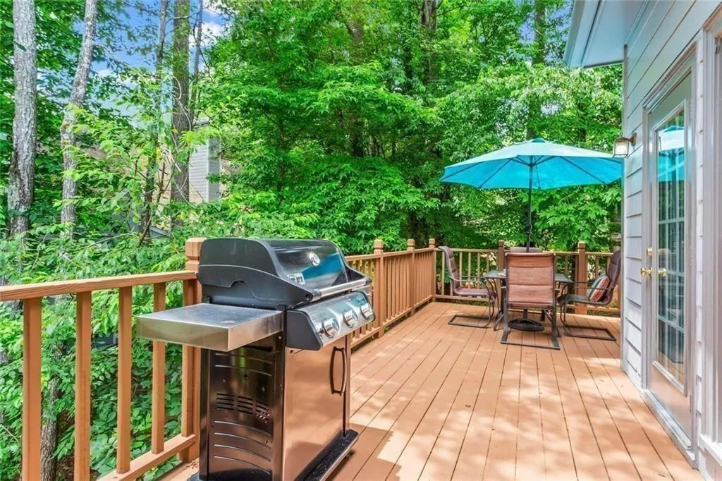 Alpharetta, Georgia 30005, United States, 4 Bedrooms Bedrooms, ,4 BathroomsBathrooms,Residential,Active,250500