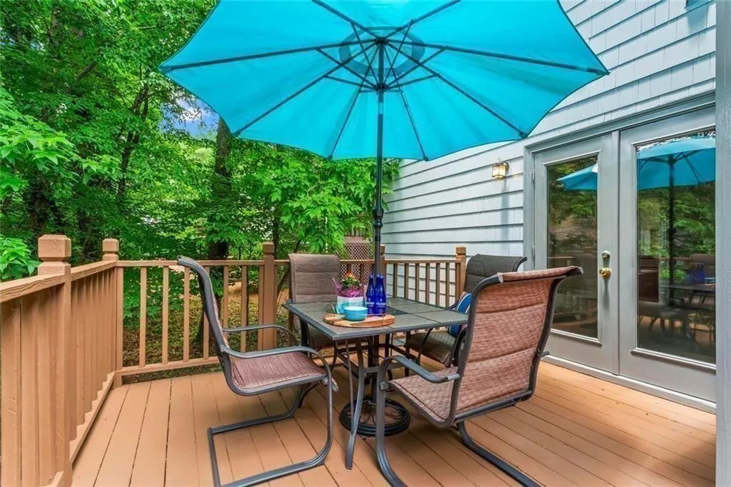 Alpharetta, Georgia 30005, United States, 4 Bedrooms Bedrooms, ,4 BathroomsBathrooms,Residential,Active,250500