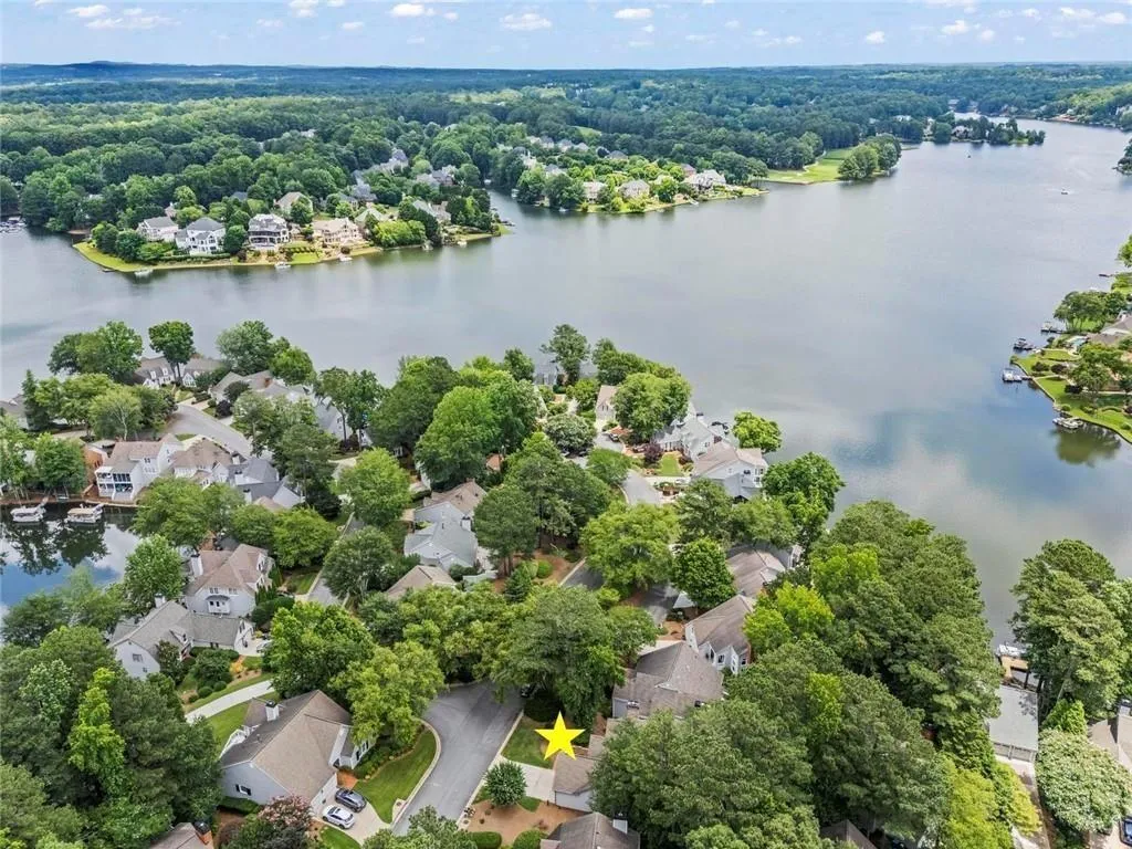 Alpharetta, Georgia 30005, United States, 4 Bedrooms Bedrooms, ,4 BathroomsBathrooms,Residential,Active,250500