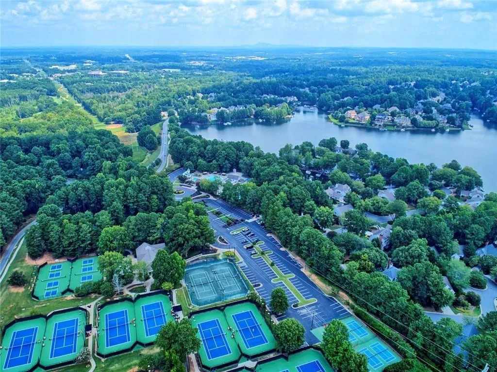 Alpharetta, Georgia 30005, United States, 4 Bedrooms Bedrooms, ,4 BathroomsBathrooms,Residential,Active,250500