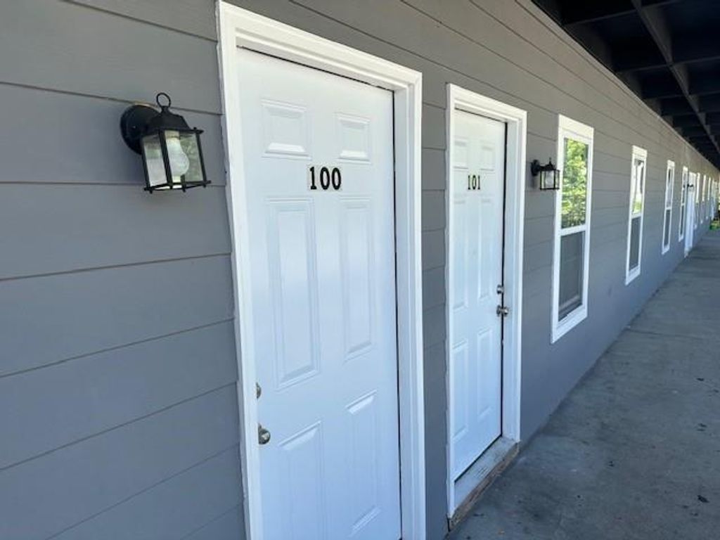 Photo of 432 4th Avenue, Dalton, GA 30721 (MLS # 7704189)