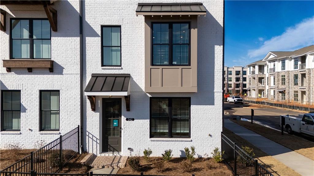 629 Silva Street 128