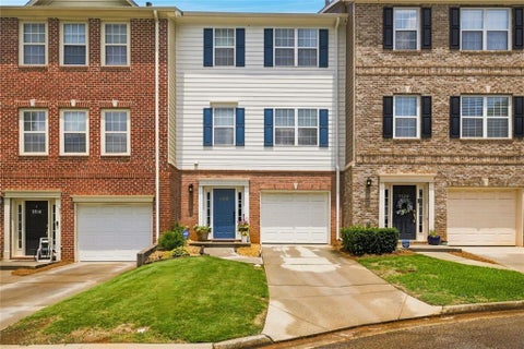 Townhouse For Sale - 3518 Lantern View Lane<br/> Scottdale, GA 30079
