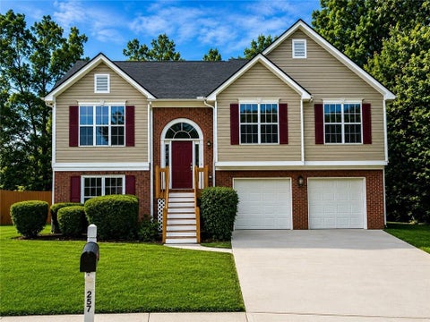 Homes For Rent - 2575 Hamilton Chase Run<br/> Buford, GA 30519