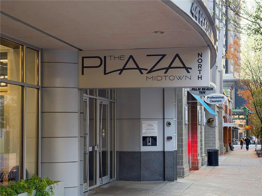 44 Peachtree Place NE 424