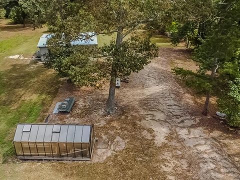 A home in Dacula