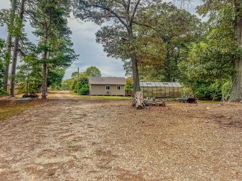 A home in Dacula