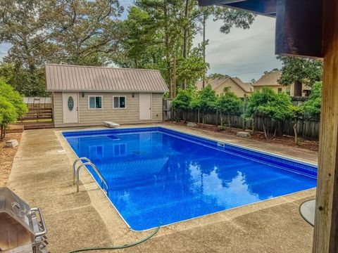 A home in Dacula