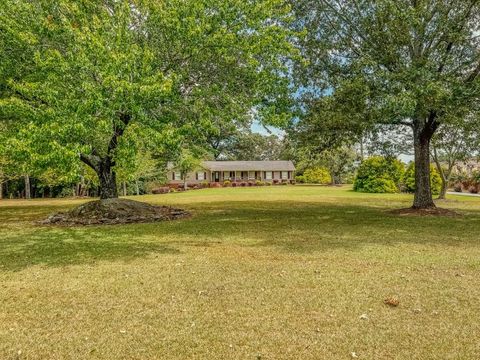 A home in Dacula