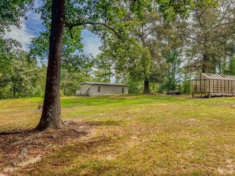 A home in Dacula