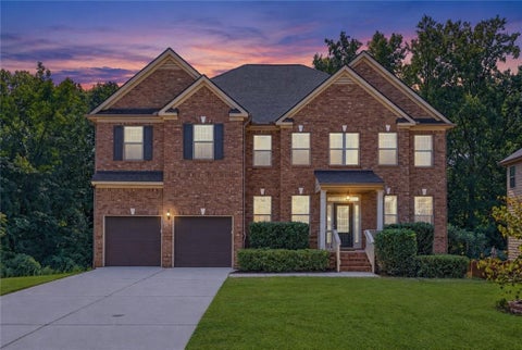 Homes For Sale - 4415 Mossbrook Circle<br/> Alpharetta, GA 30004