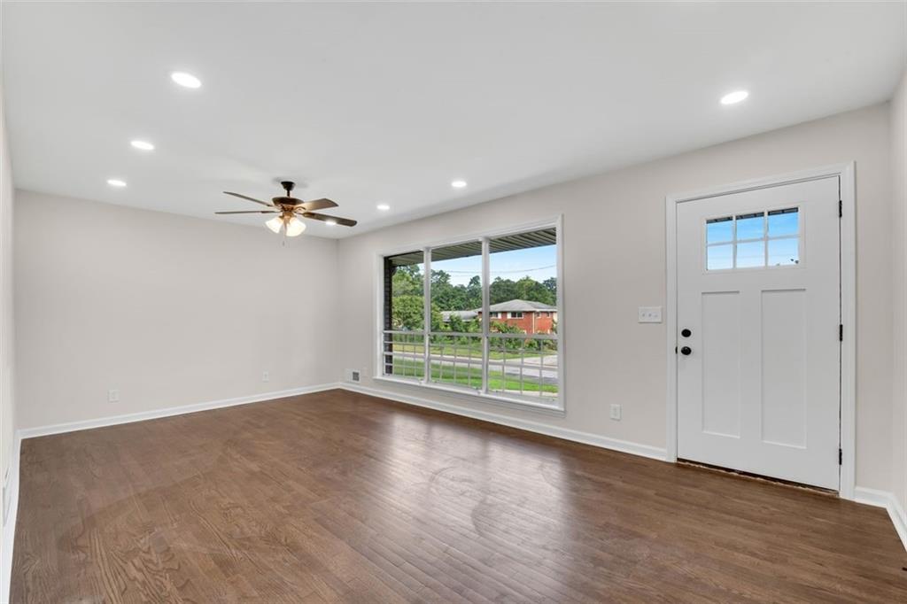 2933 Edna Lane