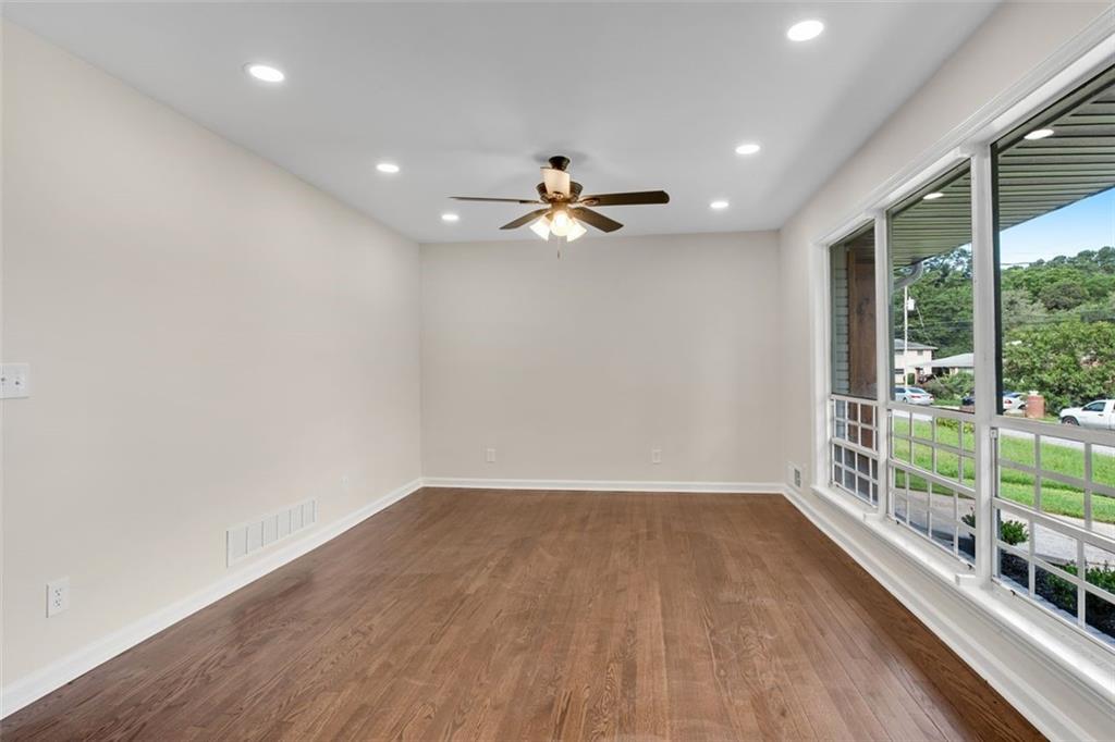 2933 Edna Lane