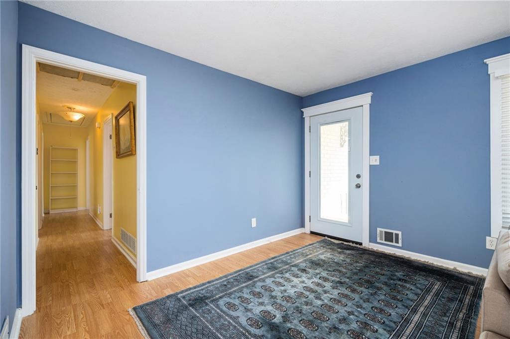 3207 Laura Lane