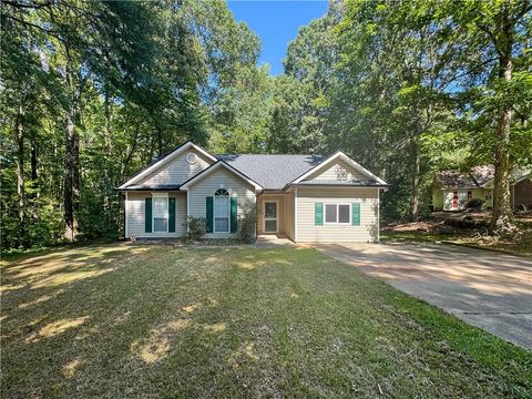 180 Saint James Place Newnan GA 30277