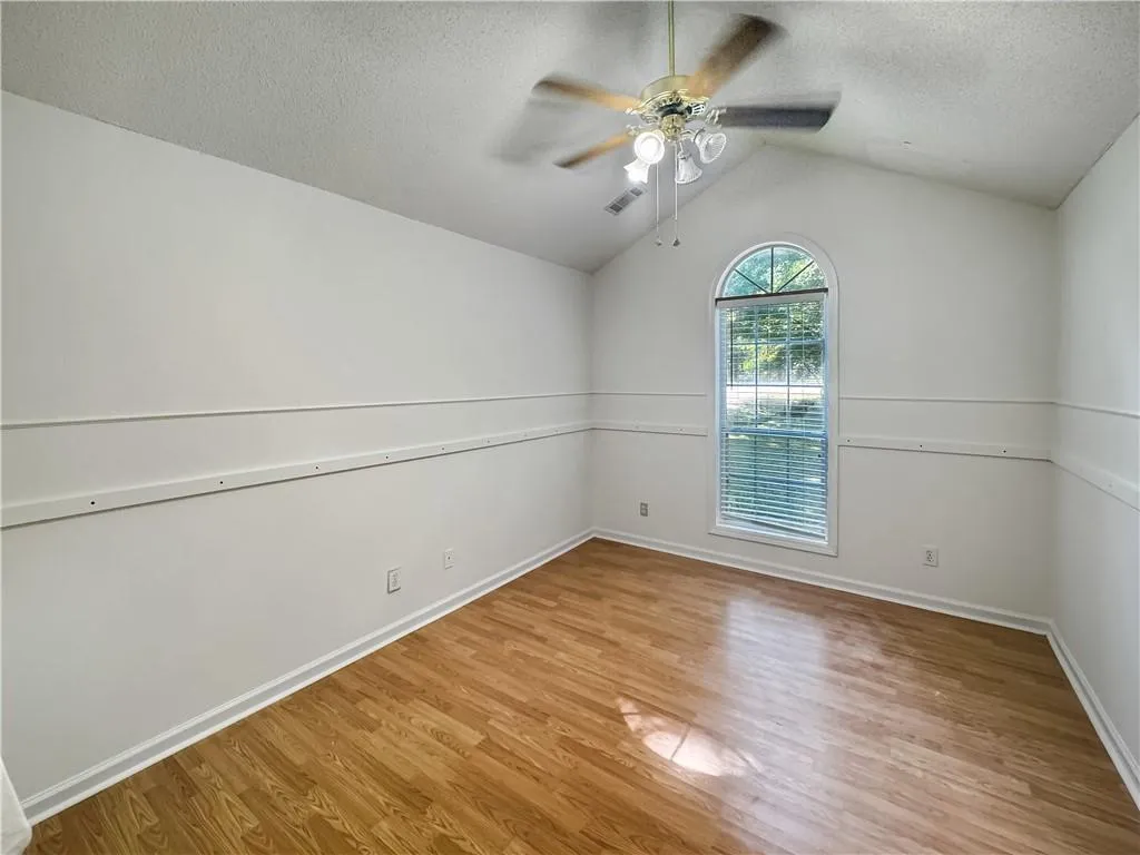 Newnan, Georgia 30277, United States, 3 Bedrooms Bedrooms, ,2 BathroomsBathrooms,Residential,Active,204821