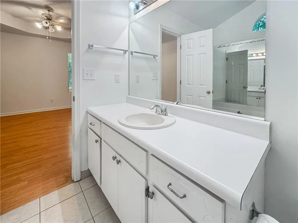 Newnan, Georgia 30277, United States, 3 Bedrooms Bedrooms, ,2 BathroomsBathrooms,Residential,Active,204821