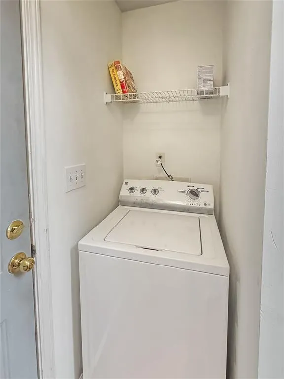 Newnan, Georgia 30277, United States, 3 Bedrooms Bedrooms, ,2 BathroomsBathrooms,Residential,Active,204821