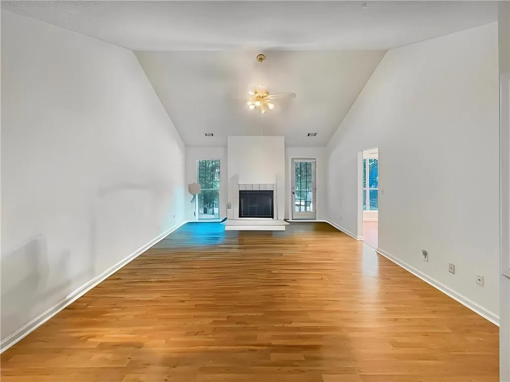 Newnan, Georgia 30277, United States, 3 Bedrooms Bedrooms, ,2 BathroomsBathrooms,Residential,Active,204821