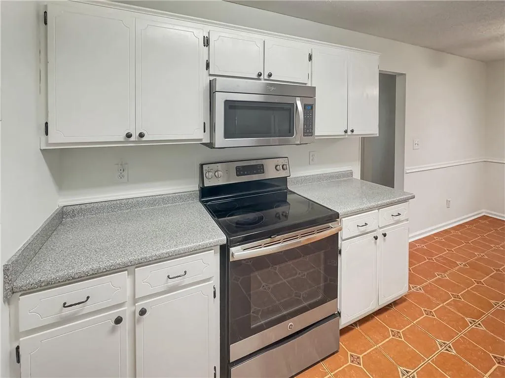 Newnan, Georgia 30277, United States, 3 Bedrooms Bedrooms, ,2 BathroomsBathrooms,Residential,Active,204821