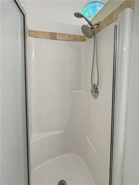 Newnan, Georgia 30277, United States, 3 Bedrooms Bedrooms, ,2 BathroomsBathrooms,Residential,Active,204821