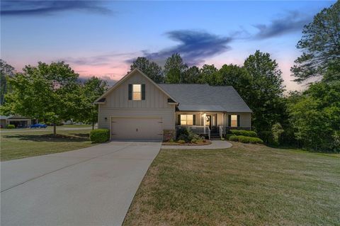 Homes For Sale - 801 Rouse Circle<br/> Hoschton, GA 30548