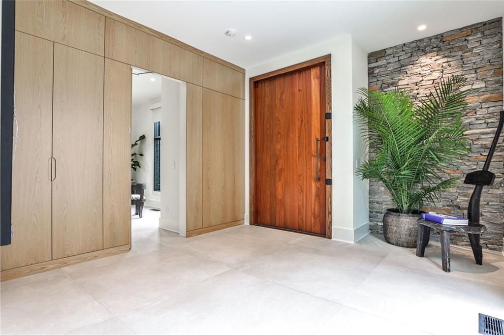 1572 Clifton Ridge, Atlanta, Georgia image 7