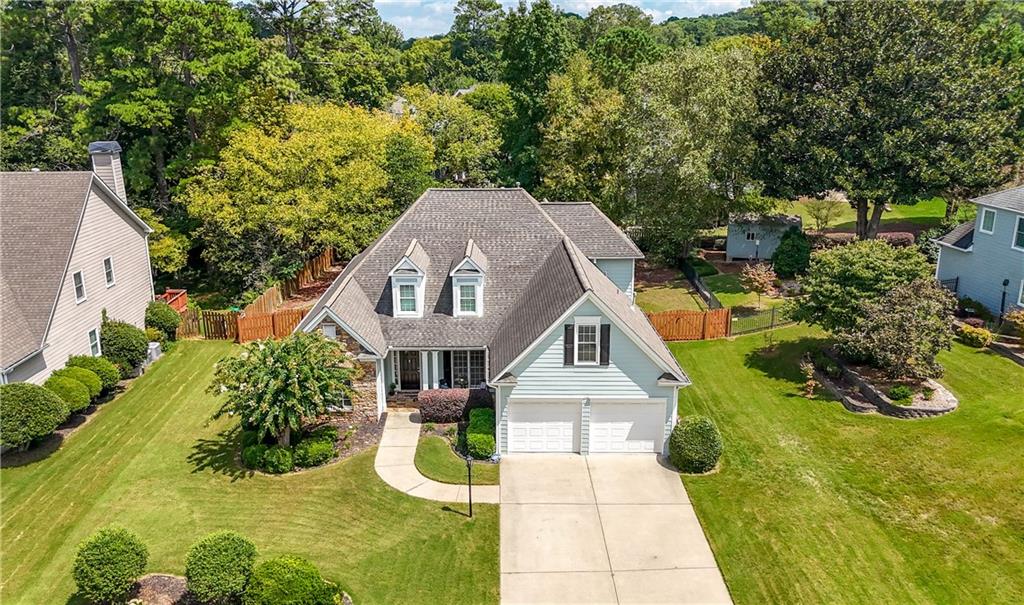 2418 Retreat Close