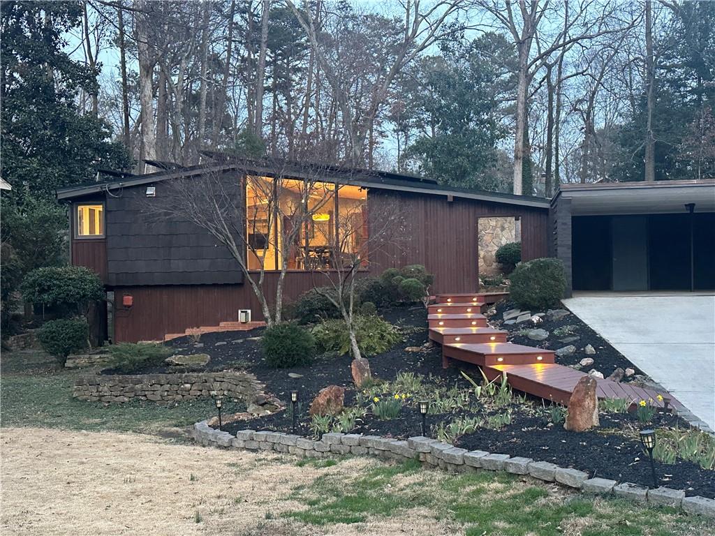 1121 Vistavia Circle