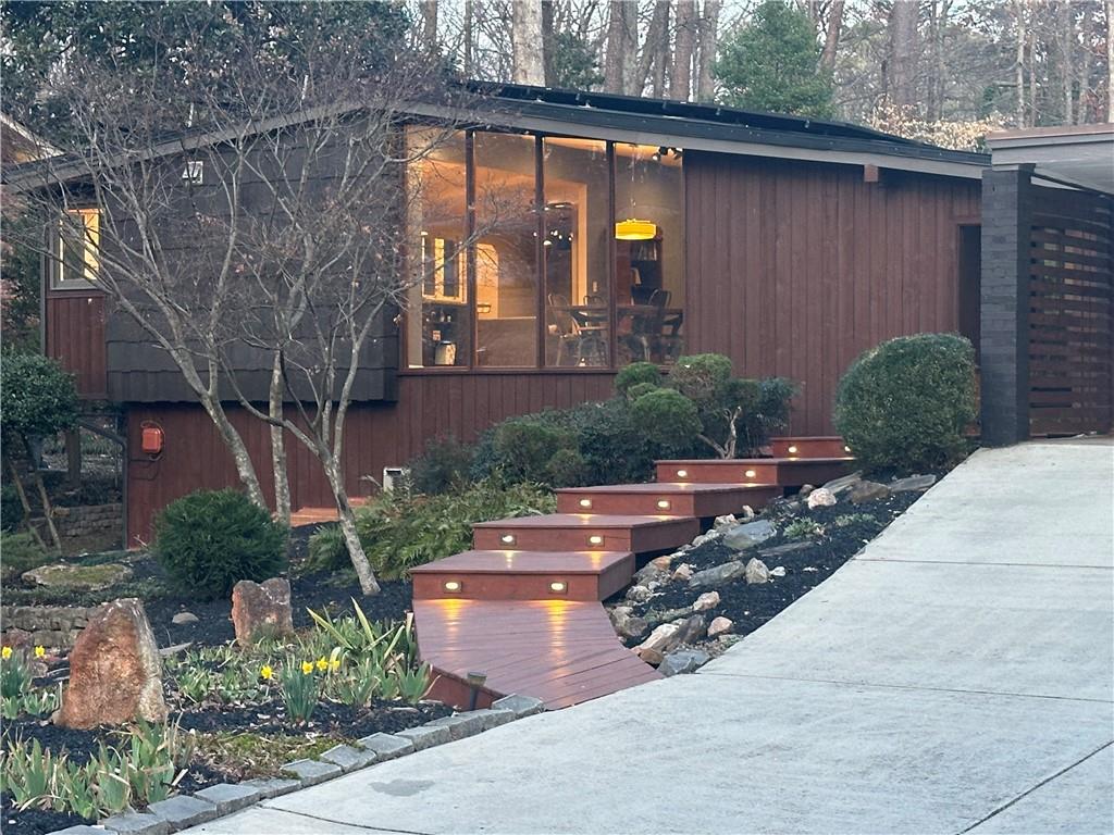 1121 Vistavia Circle