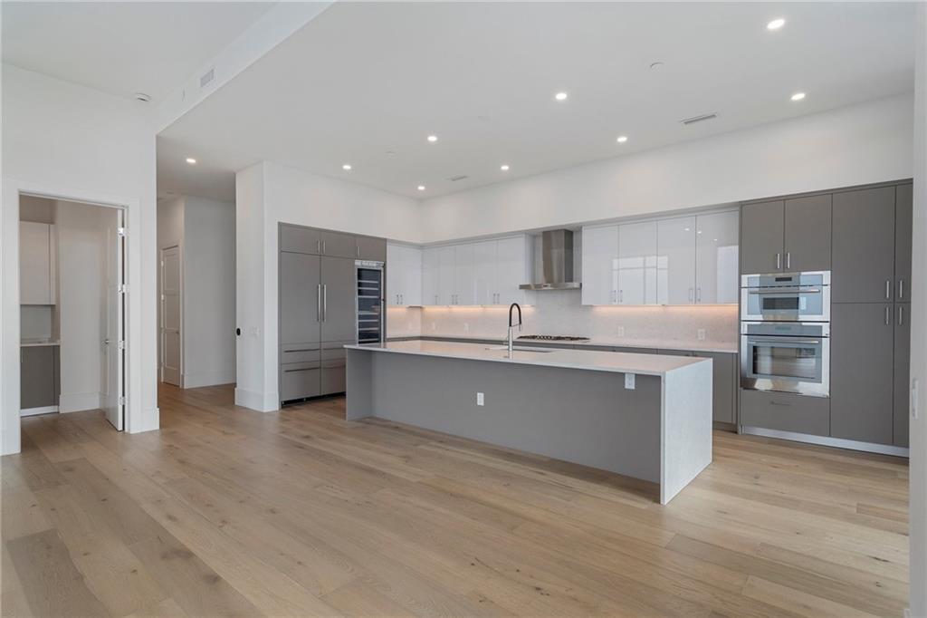 2425 Peachtree Road 1806