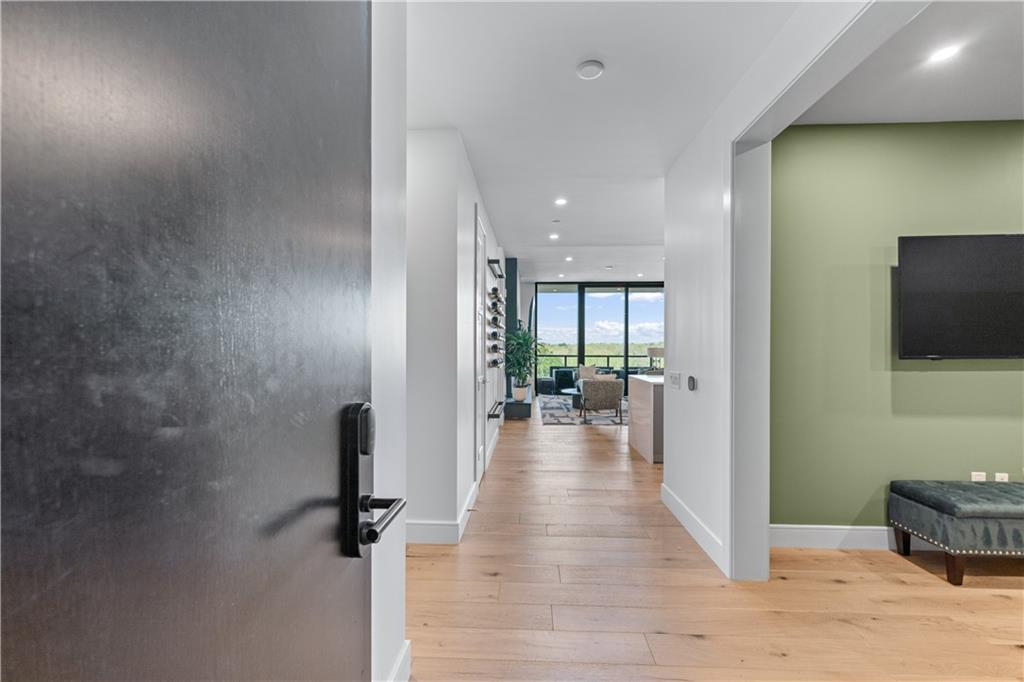 2425 Peachtree Road NE 1211